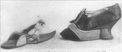 Brides' Clogs of Brocade and Sole Leather.
